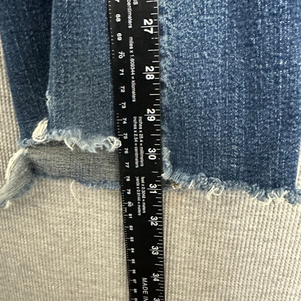 Levi's 519 Low Flare Jeans 13 JR Womens 32x31 Medium Wash Distressed Raw Hem Y2K - Picture 8 of 16